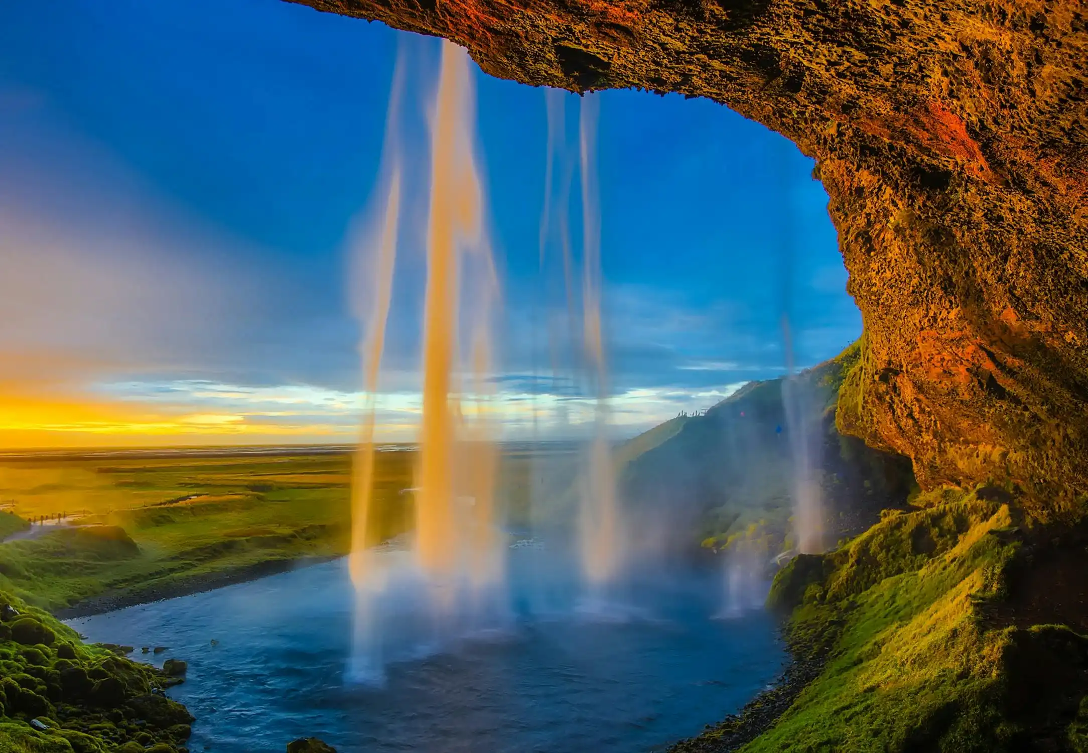 Best Time to Travel to Iceland